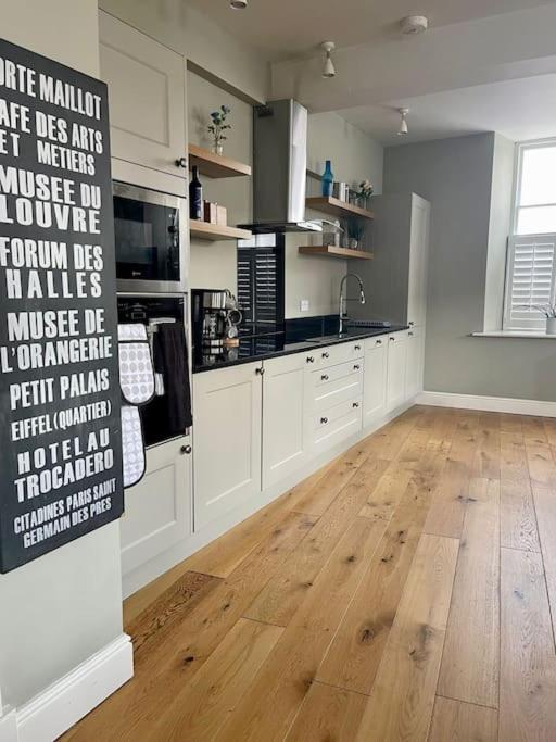 Luxurious 2 Bedroom Apartment In Central Berwick Bagian luar foto